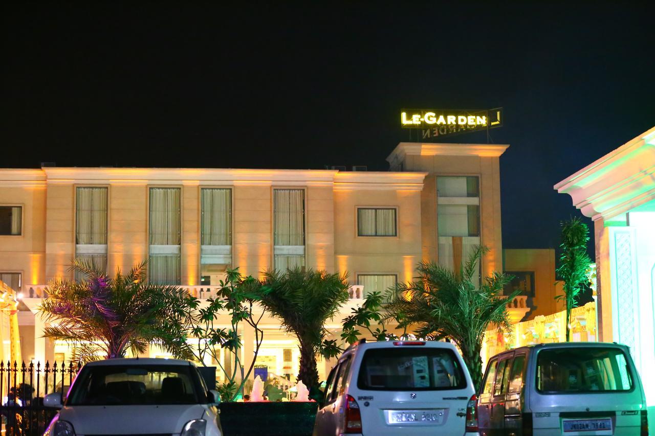 Le Garden Resort Jammu Exterior photo
